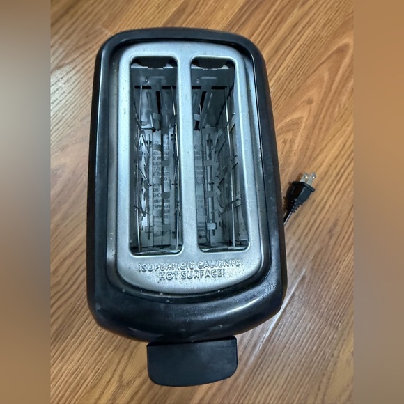 DC Comics Batman Logo 2-Slice Toaster tested - Picture 4 of 7